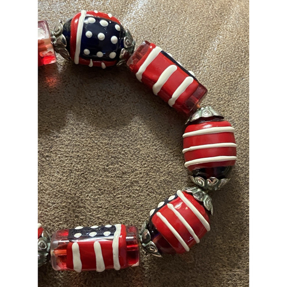 Red White Blue American Flag Glass Bead Blue Stretchy Bracelet - Pre-Owned - Picture 6 of 7